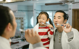 Kids' teeth brushing: The best way to brush your teeth for kids