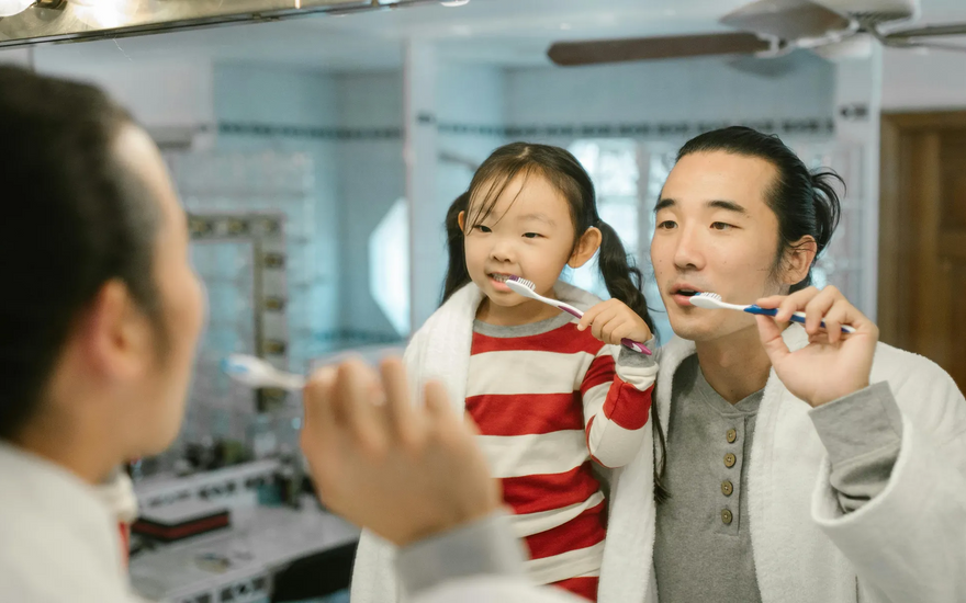 Kids' teeth brushing: The best way to brush your teeth for kids