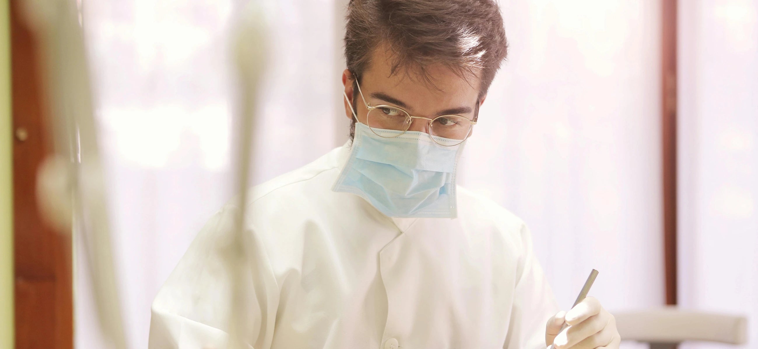 How to find a good dentist for dental implants, dentures, and regular oral checkups